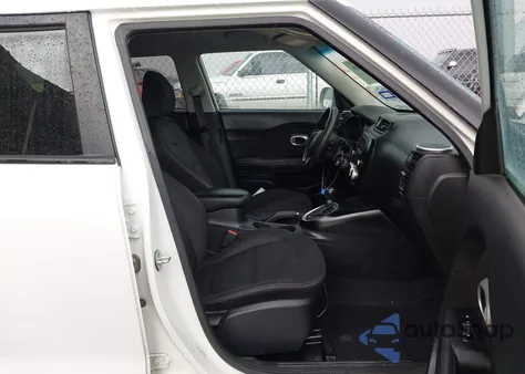 2016 Kia Soul z USA, uszkodzony, nr VIN KNDJN2A28G7299840